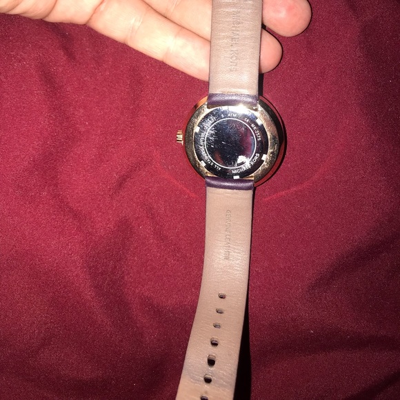 MK purple watch - Picture 5 of 7